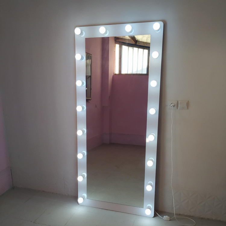 آینه گریم لامپدار