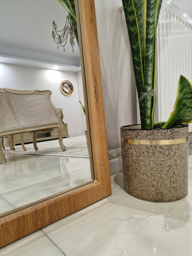 آینه قدی ایستاده