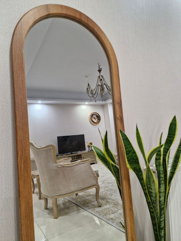 آینه قدی ایستاده